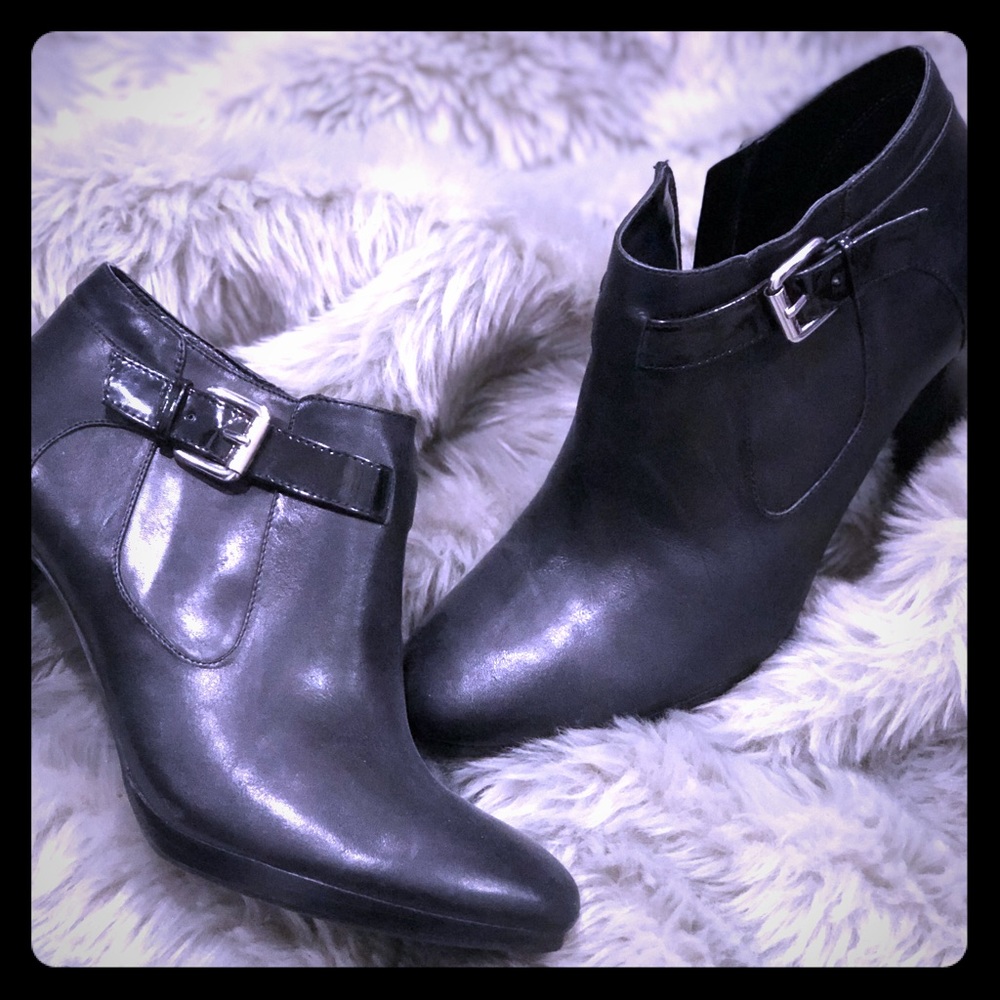 Ralph Lauren black healed boots